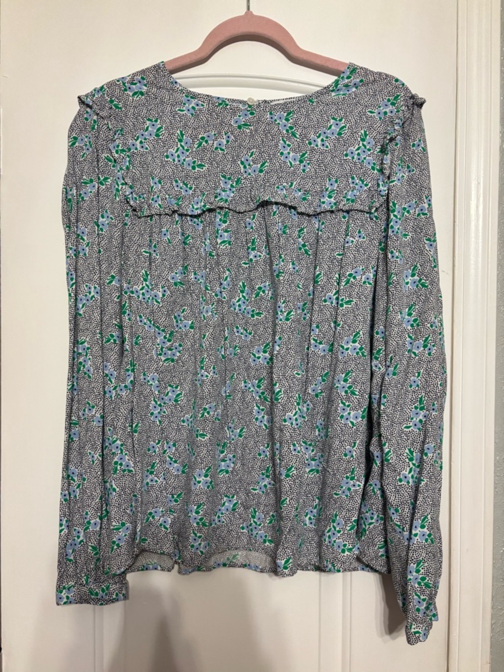 crown & ivy Blue and Green Floral Long-Sleeve Top